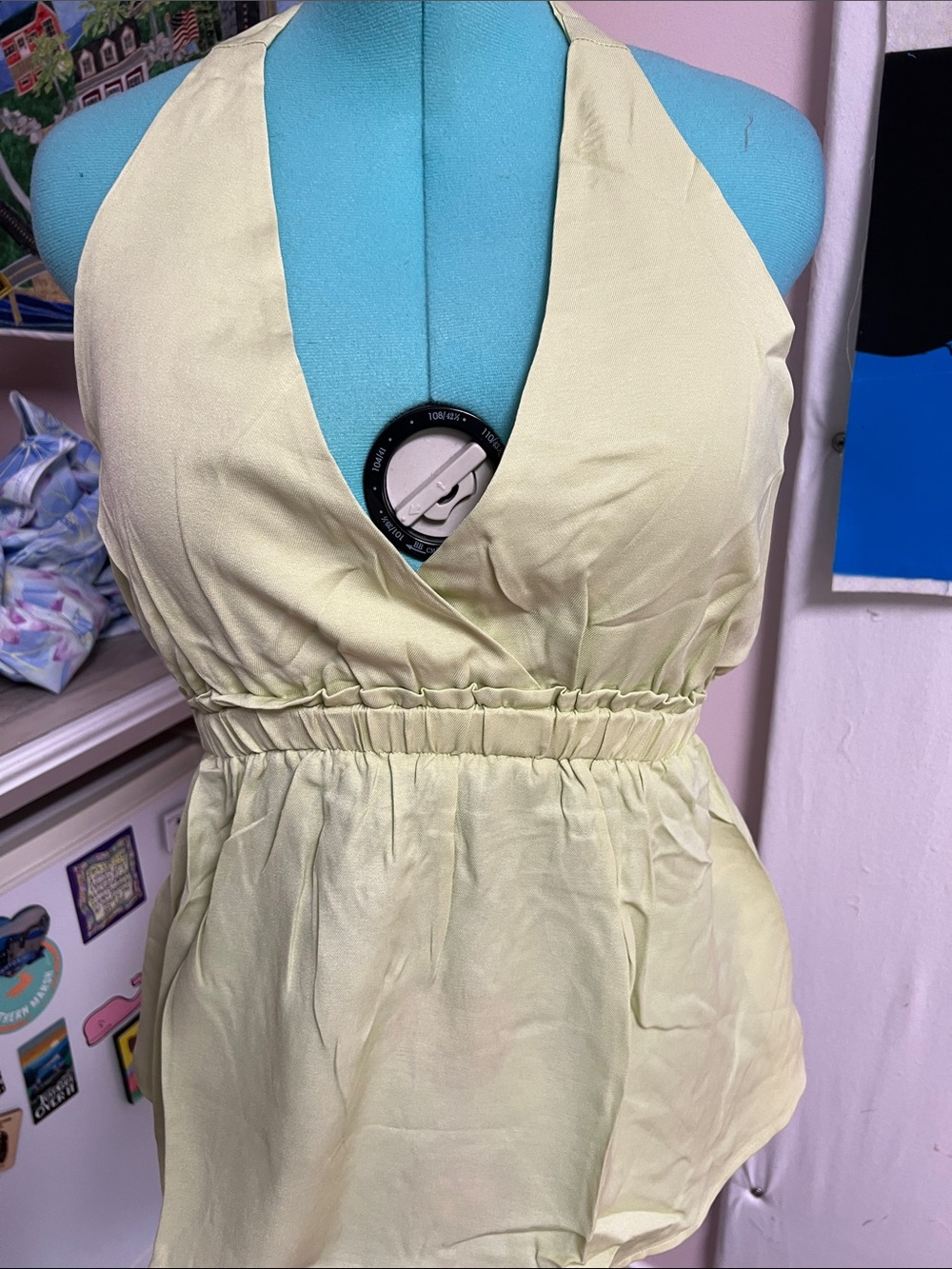 Women's Halter V-Neck Peplum Camisole - Light Lime